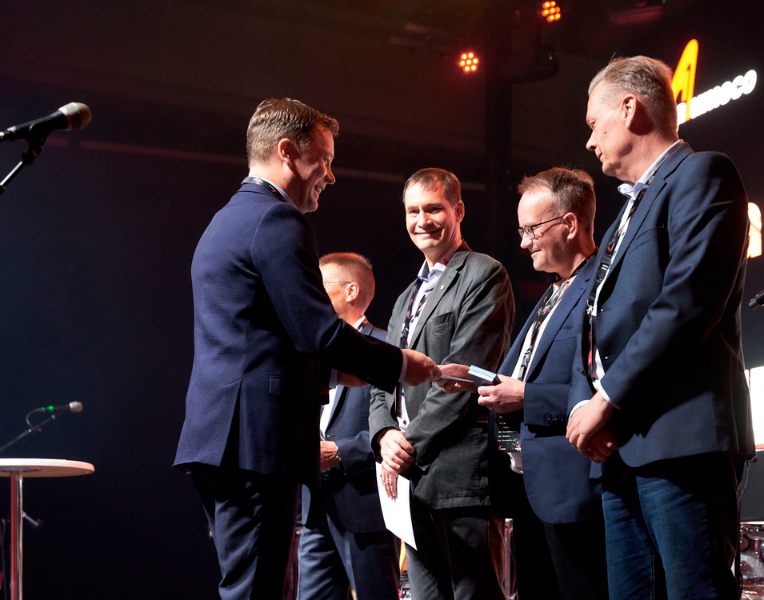 Product Manager Panu Leskinen awarded for 40 years of work in aluminium industry.