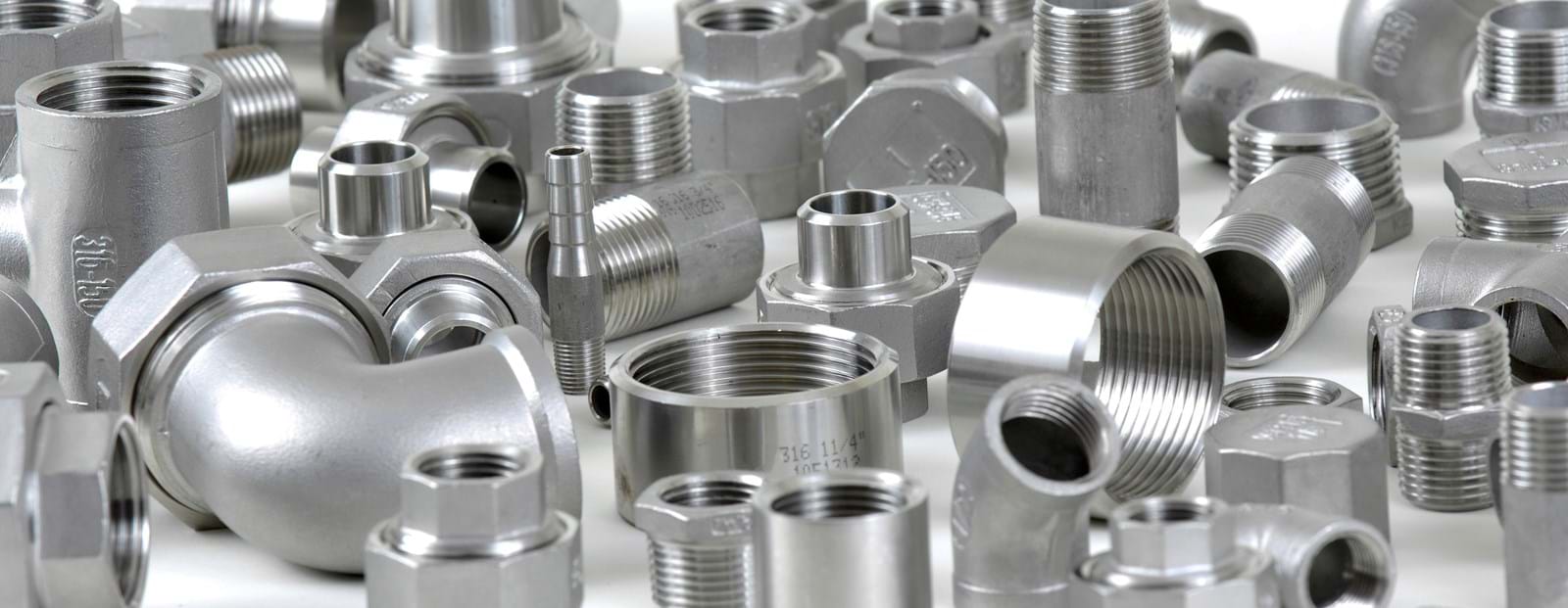 Round tubes and fittings in stainless steel now available at Alumeco